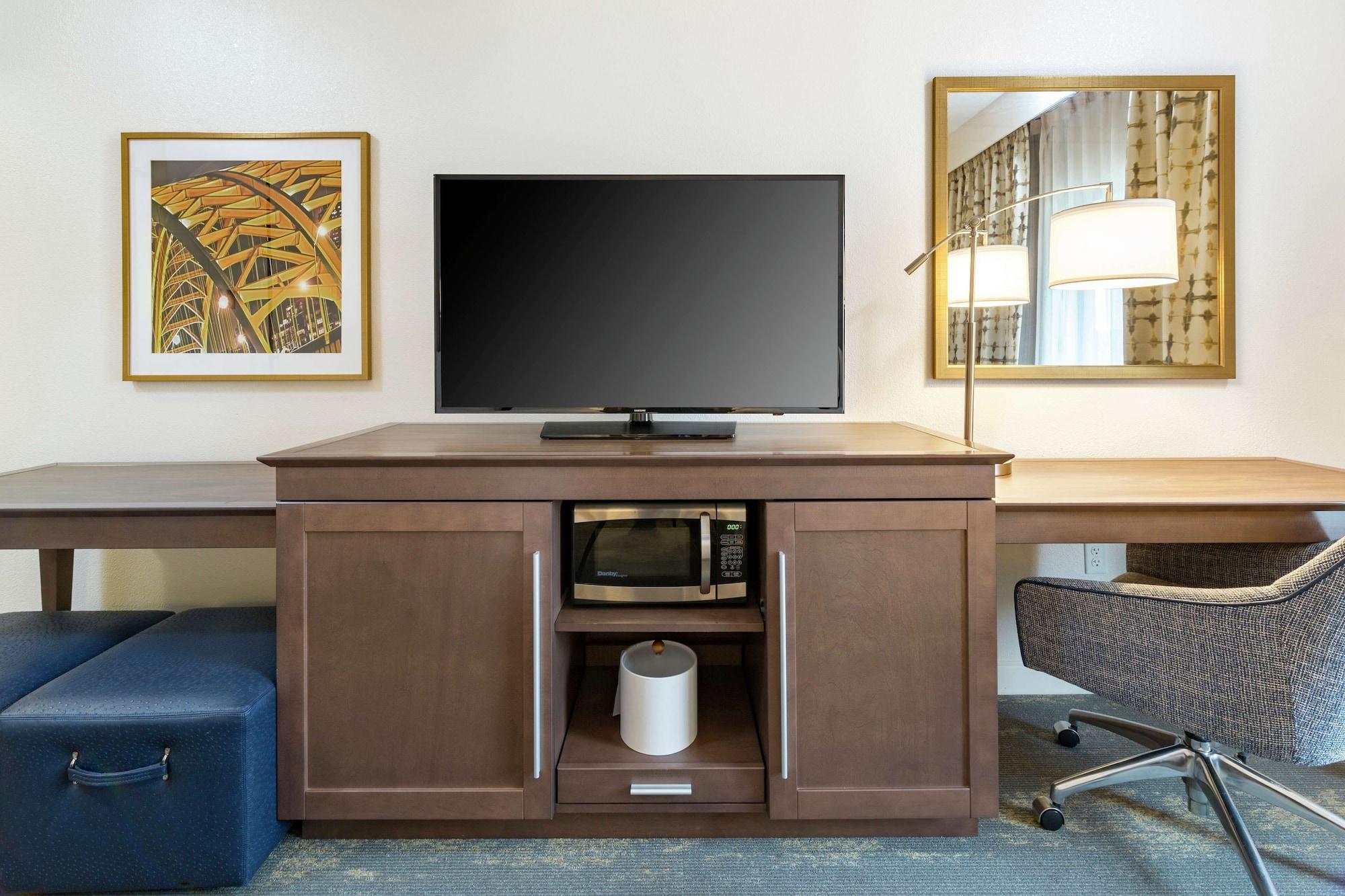 Hotel Hampton & Newport/cincinnati, Ky 3*